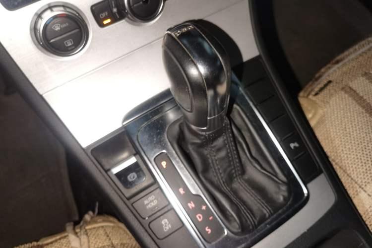 Used Volkswagen Magotan 2012 1.8TSI Luxury Model Gear Lever