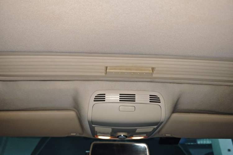 Used Volkswagen Magotan 2012 Revised 1.8TSI Luxury Version Headliner
