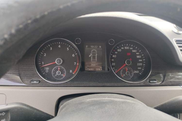 Used Volkswagen Magotan 2012 2.0 TSI Ultimate Edition Instrument Cluster