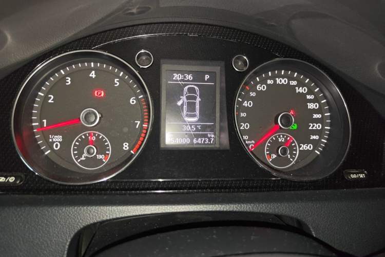 Used Volkswagen Magotan 2012 Revised 1.8TSI Luxury Version Instrument Cluster