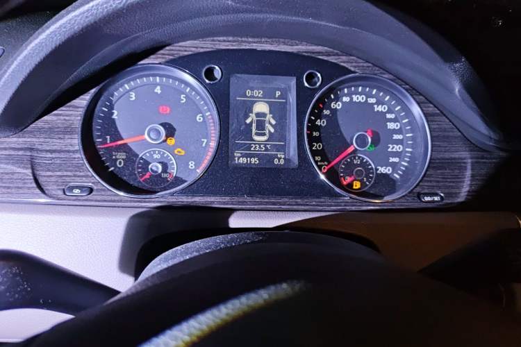 Used Volkswagen Magotan 2012 Facelift 2.0 TSI Prestige Model Instrument Cluster