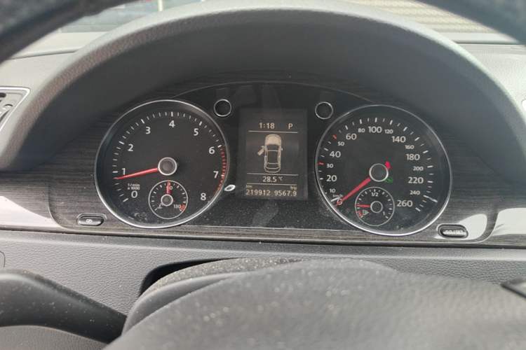 Used Volkswagen Magotan 2012 1.8TSI Prestige Model Instrument Cluster
