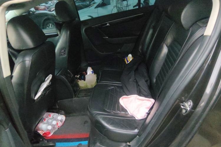 Used Volkswagen Magotan 2012 1.8TSI Luxury Model Left Rear Seat
