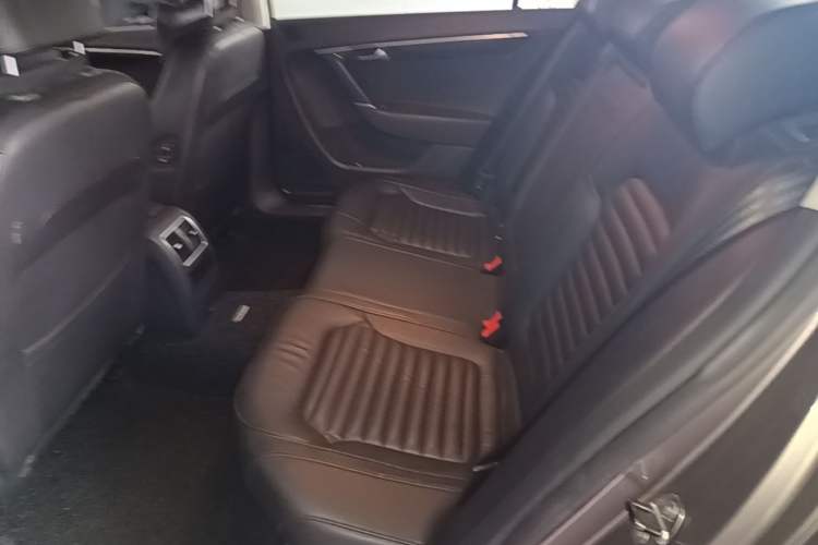 Used Volkswagen Magotan 2012 Revised 1.8TSI Luxury Version Left Rear Seat