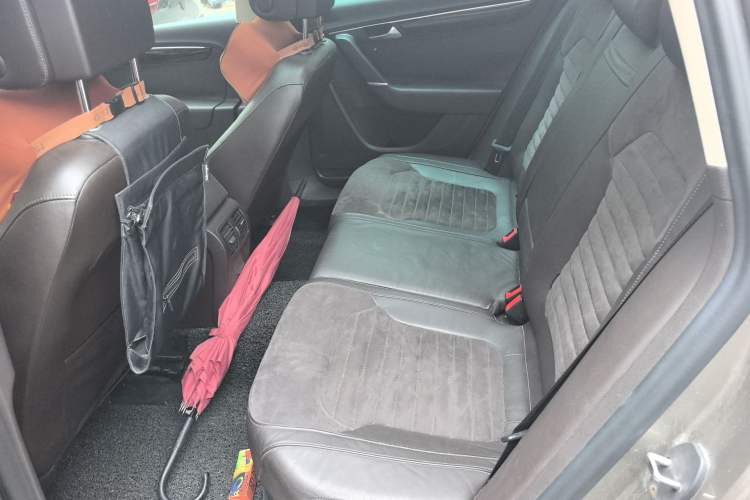 Used Volkswagen Magotan 2012 Travel Edition 2.0 TSI Comfort Version Left Rear Seat