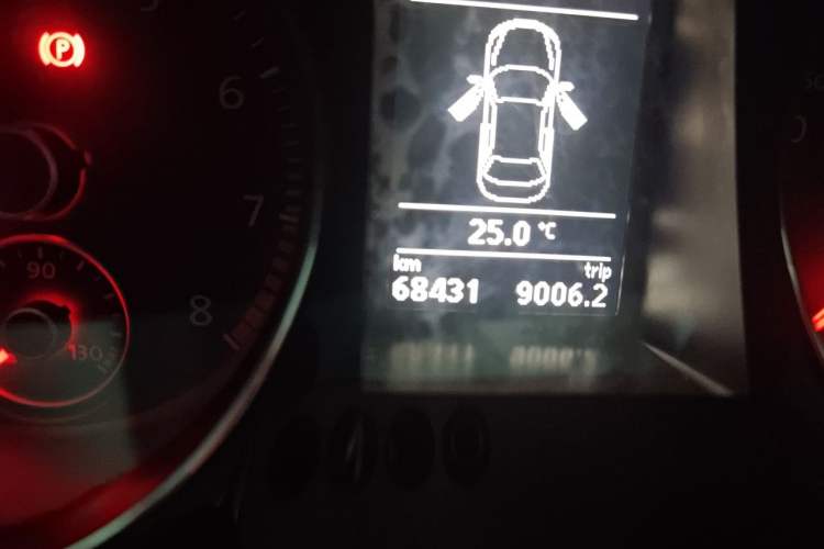 Used Volkswagen Magotan 2012 Facelift 1.8TSI Prestige Model Odometer Close Up