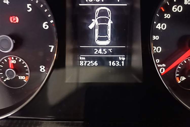 Used Volkswagen Magotan 2012 Revised 1.8TSI Luxury Version Odometer Close Up