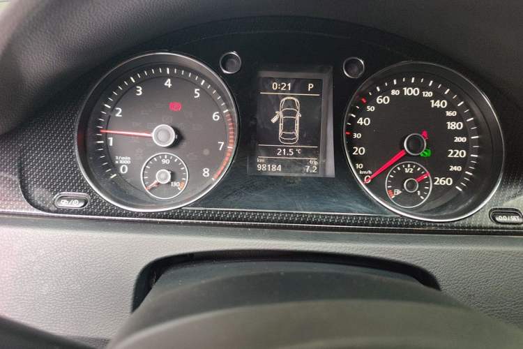 Used Volkswagen Magotan 2012 Revised 1.8TSI Luxury Version Odometer Close Up