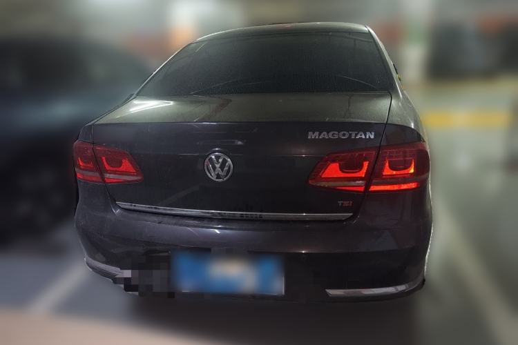 Used Volkswagen Magotan 2012 Facelift 1.8TSI Prestige Model Rear
