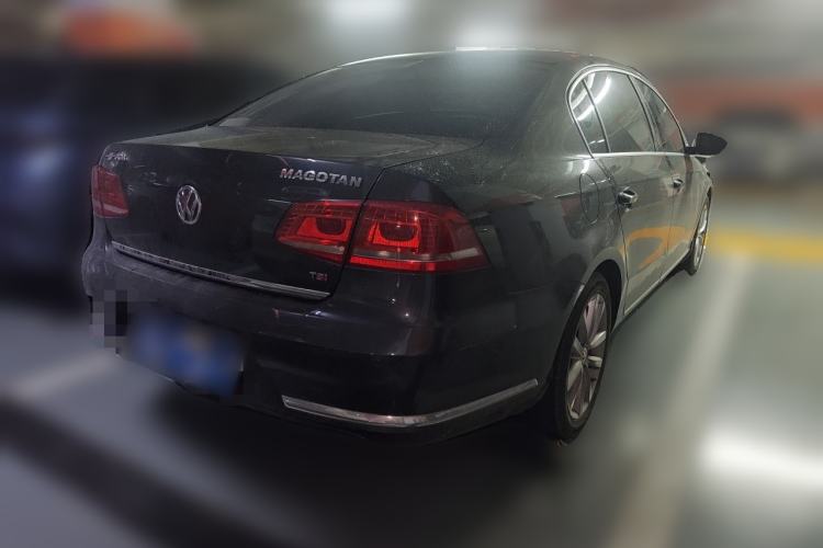 Used Volkswagen Magotan 2012 Facelift 1.8TSI Prestige Model Rear Right 45 Deg
