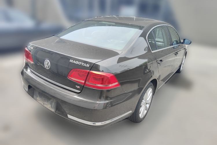 Used Volkswagen Magotan 2012 1.8TSI Prestige Model Rear Right 45 Deg