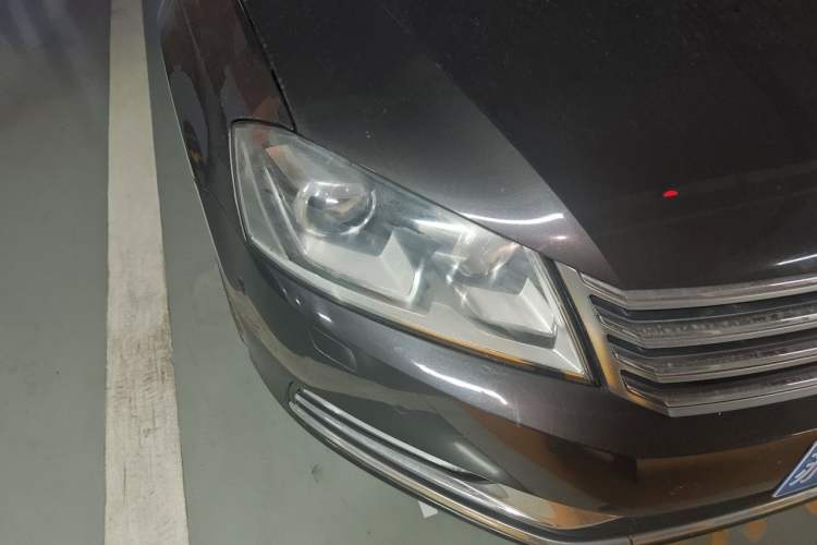 Used Volkswagen Magotan 2012 Facelift 1.8TSI Prestige Model Right Front Headlight