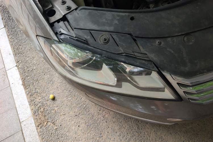 Used Volkswagen Magotan 2012 Revised 1.8TSI Luxury Version Right Front Headlight