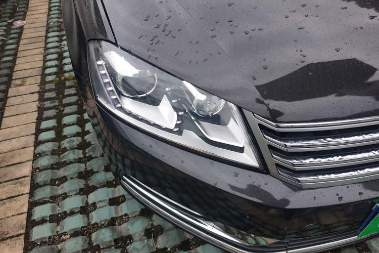Used Volkswagen Magotan 2012 1.8TSI Luxury Model Right Front Headlight
