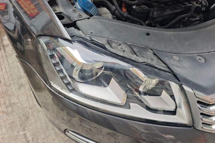 Used Volkswagen Magotan 2012 1.8TSI Luxury Model Right Front Headlight