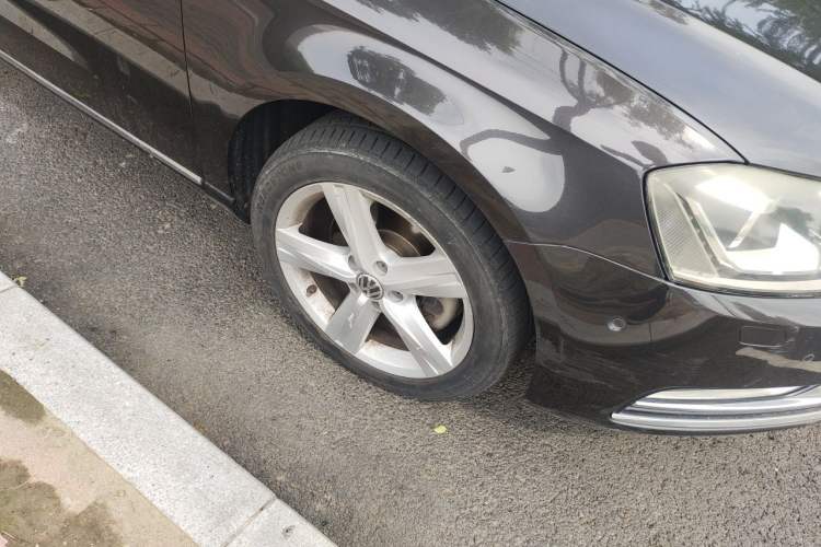 Used Volkswagen Magotan 2012 2.0 TSI Ultimate Edition Right Front Wheel Hub