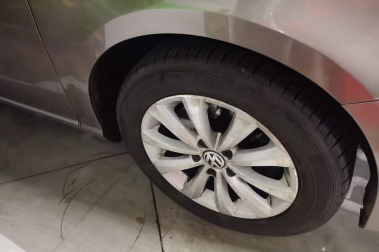 Used Volkswagen Magotan 2012 1.8TSI Luxury Model Right Front Wheel Hub