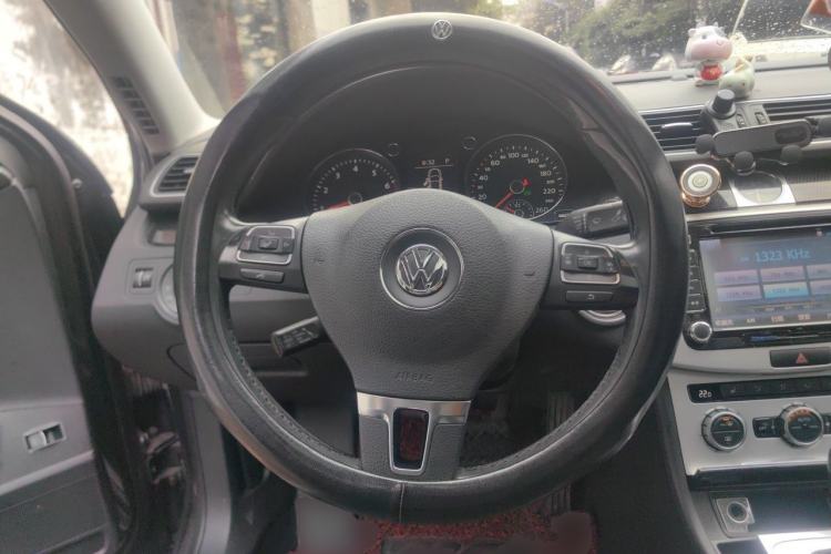 Used Volkswagen Magotan 2012 Revised 1.8TSI Luxury Version Steering Wheel