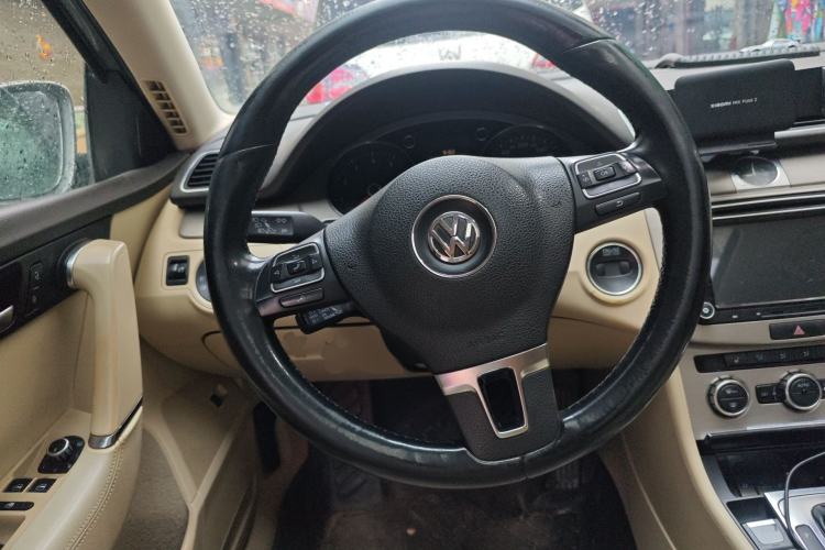 Used Volkswagen Magotan 2012 Revised 1.8TSI Luxury Version Steering Wheel
