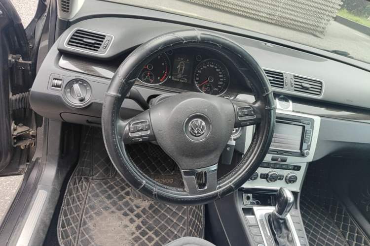 Used Volkswagen Magotan 2012 1.8TSI Prestige Model Steering Wheel