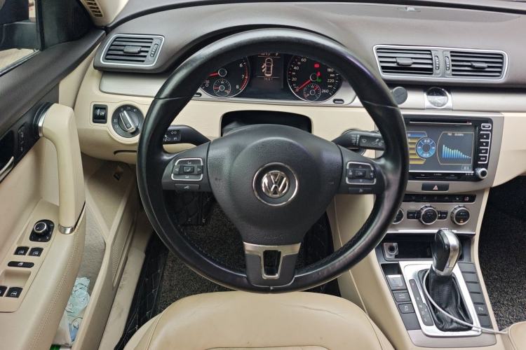 Used Volkswagen Magotan 2012 1.8TSI Luxury Model Steering Wheel