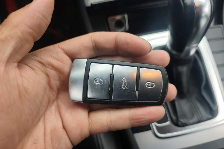Used Volkswagen Magotan 2012 1.8TSI Luxury Model Vehicle Key