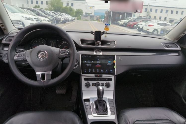 Used Volkswagen Magotan 2012 Revised Version 2.0 TSI Luxury Edition Center Console