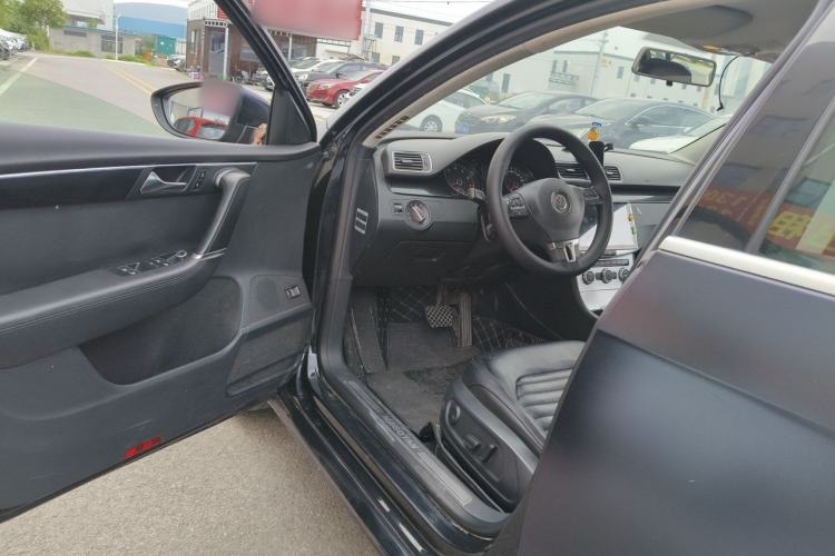 Used Volkswagen Magotan 2012 Revised Version 2.0 TSI Luxury Edition Driver Seat