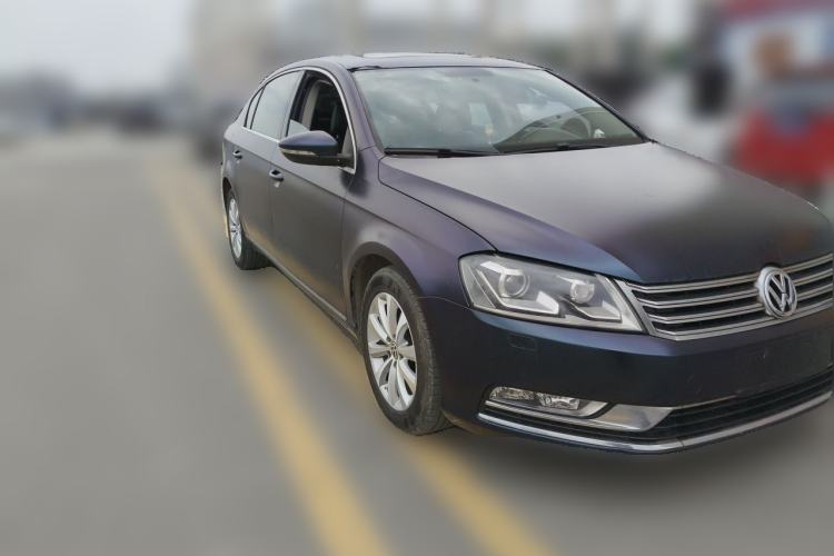 Used Volkswagen Magotan 2012 Revised Version 2.0 TSI Luxury Edition Front Right 45 Deg