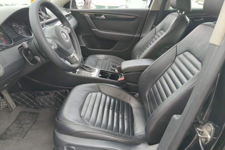 Used Volkswagen Magotan 2012 Revised Version 2.0 TSI Luxury Edition Left Front Seat