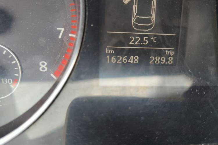 Used Volkswagen Magotan 2012 Revised Version 2.0 TSI Luxury Edition Odometer Close Up