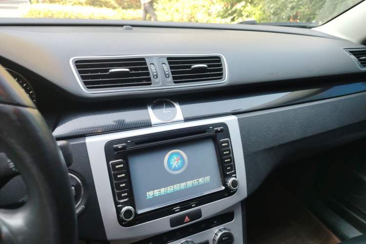 Used Volkswagen Magotan 2012 Revised Version 1.8TSI Leading Edition Audio And AC Panel