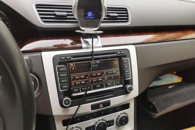 Used Volkswagen Magotan 2012 Travel Edition 2.0 TSI Luxury Version Audio And AC Panel
