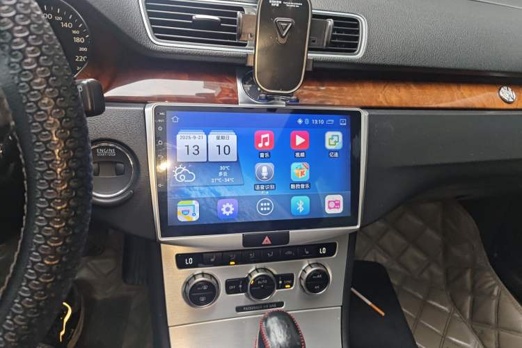 Used Volkswagen Magotan 2012 Travel Edition 2.0 TSI Comfort Version Audio And AC Panel