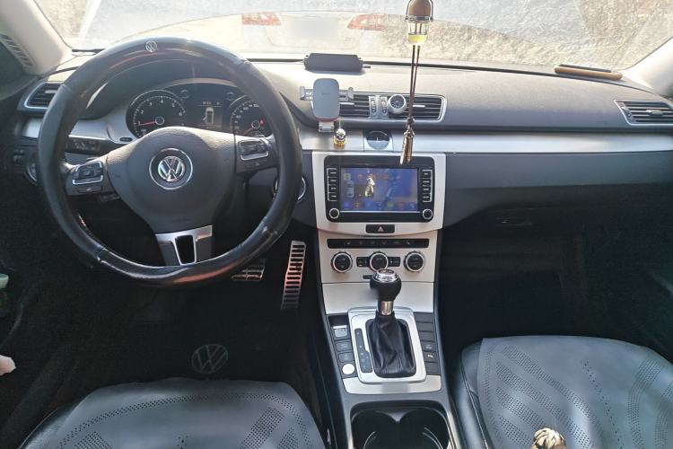 Used Volkswagen Magotan 2012 Travel Edition 2.0 TSI 4x4 Comfort Version Center Console