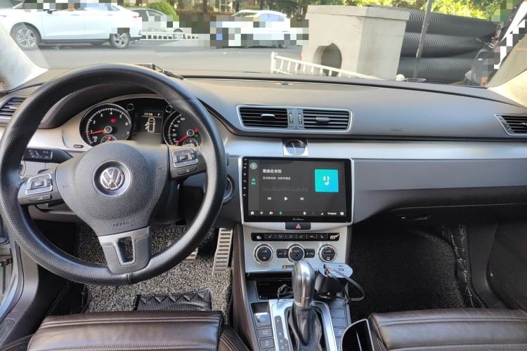 Used Volkswagen Magotan 2012 Travel Edition 2.0 TSI Four-Wheel Drive Luxury Version Center Console