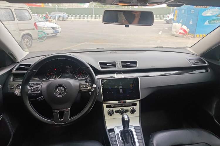 Used Volkswagen Magotan 2012 Revised 1.8TSI Luxury Version Center Console