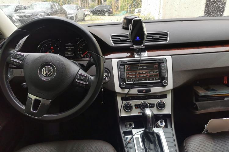 Used Volkswagen Magotan 2012 Travel Edition 2.0 TSI Luxury Version Center Console