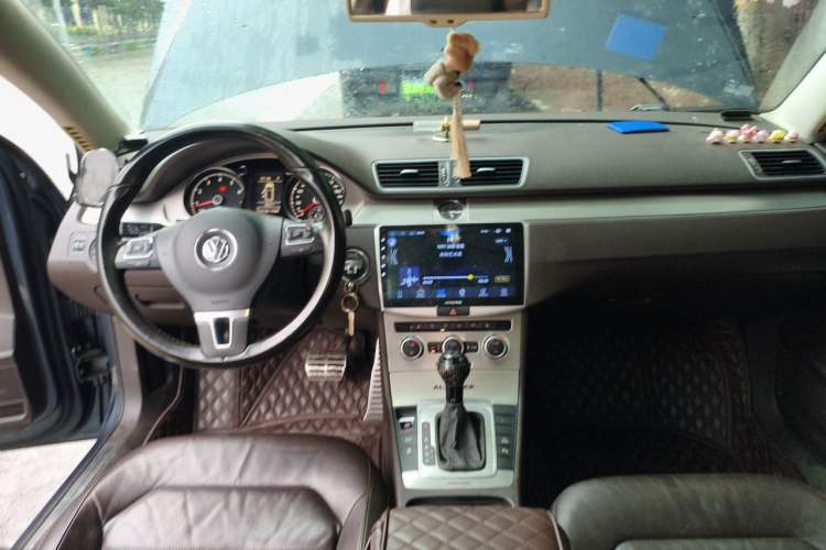 Used Volkswagen Magotan 2012 Travel Edition 2.0 TSI 4x4 Comfort Version Center Console