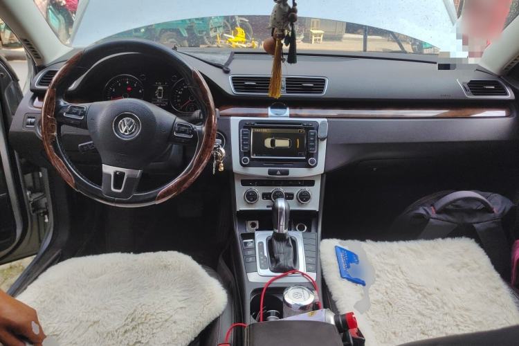 Used Volkswagen Magotan 2012 Travel Edition 2.0 TSI Luxury Version Center Console