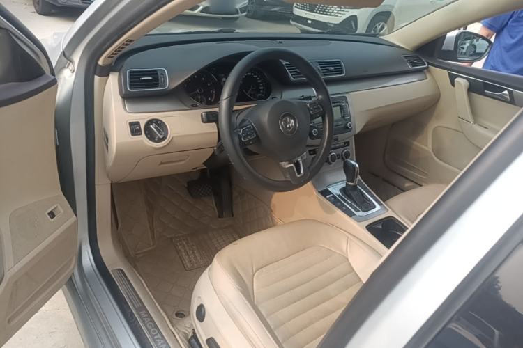 Used Volkswagen Magotan 2012 Revised 1.8TSI Luxury Version Center Console