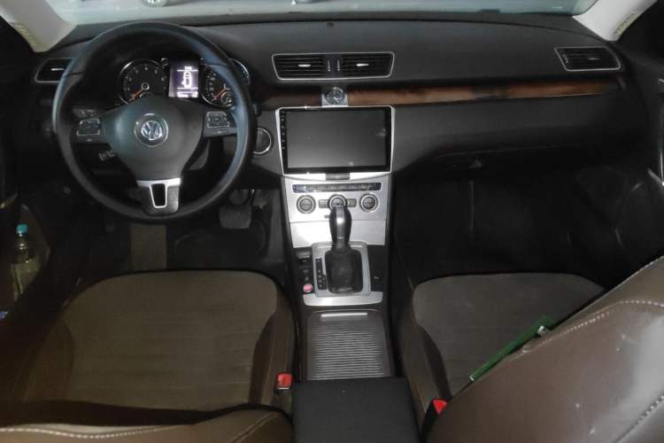 Used Volkswagen Magotan 2012 Travel Edition 2.0 TSI Comfort Version Center Console
