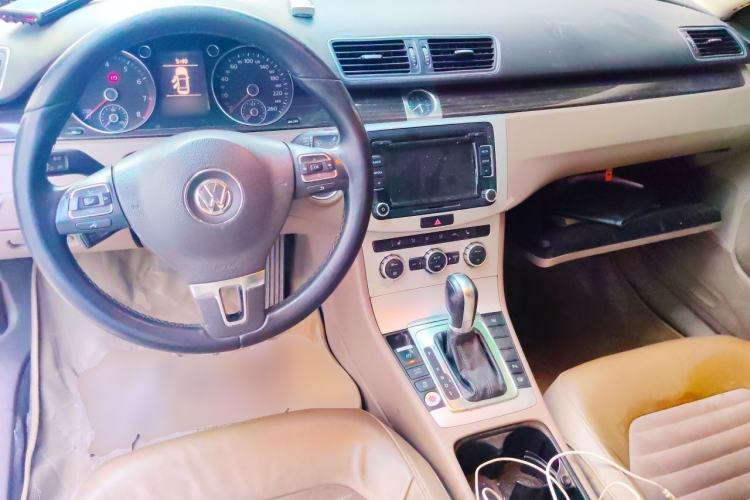 Used Volkswagen Magotan 2012 1.8TSI Prestige Model Center Console