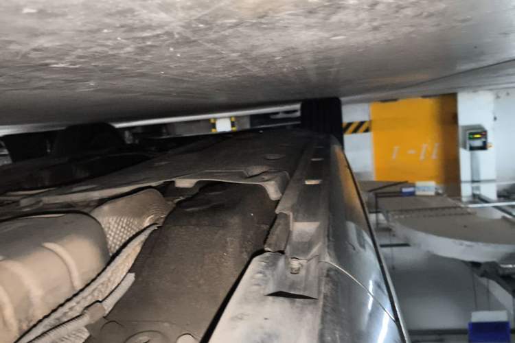 Used Volkswagen Magotan 2012 Travel Edition 2.0 TSI Comfort Version Chassis Rear Left