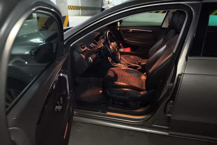 Used Volkswagen Magotan 2012 Travel Edition 2.0 TSI Comfort Version Driver Seat