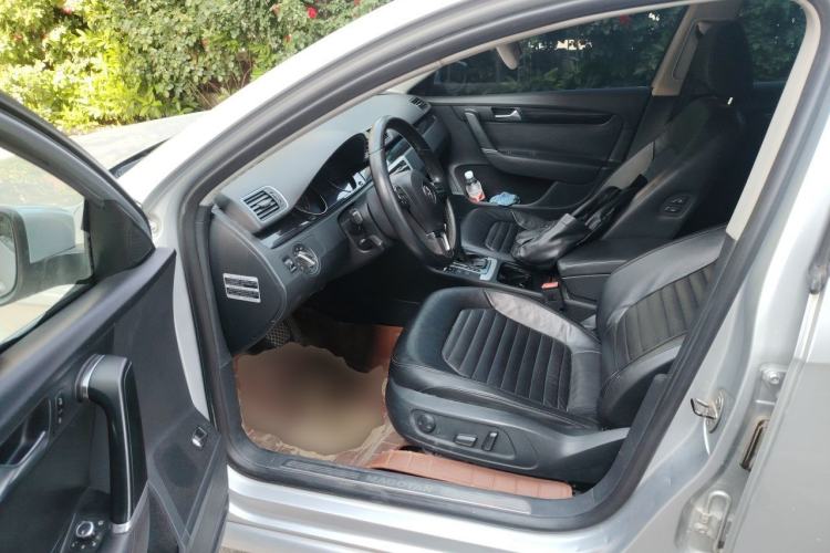 Used Volkswagen Magotan 2012 Revised Version 1.8TSI Leading Edition Driver Seat