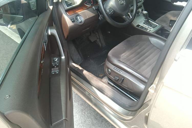 Used Volkswagen Magotan 2012 Travel Edition 2.0 TSI Comfort Version Driver Seat