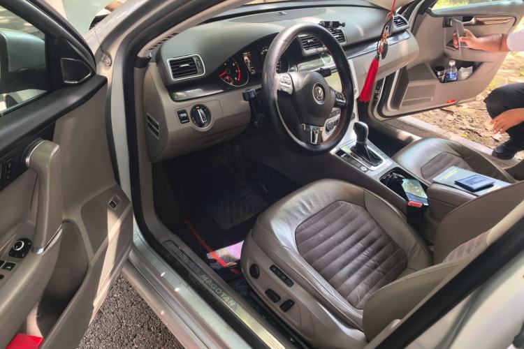 Used Volkswagen Magotan 2012 2.0 TSI Ultimate Edition Driver Seat