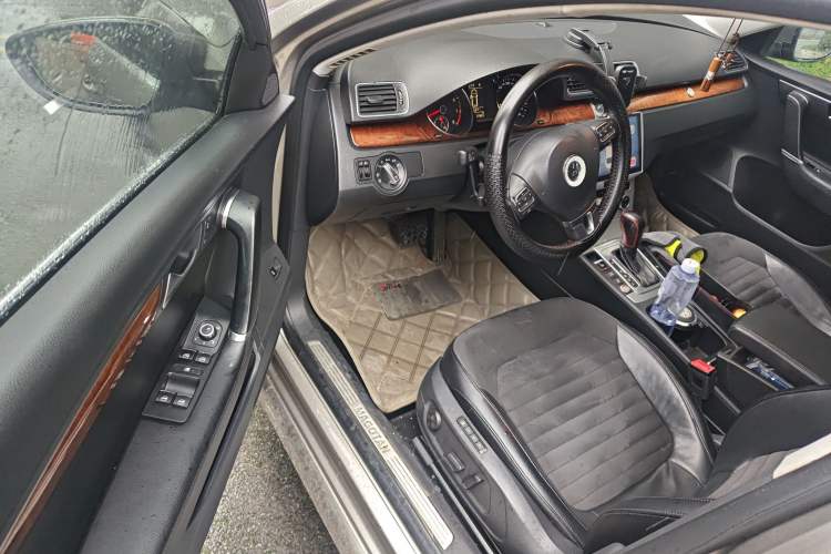 Used Volkswagen Magotan 2012 Travel Edition 2.0 TSI Comfort Version Driver Seat