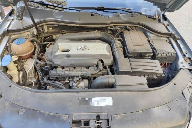 Used Volkswagen Magotan 2012 Travel Edition 2.0 TSI Four-Wheel Drive Luxury Version Engine Bay